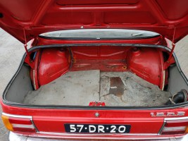 BMW 1602 rood (3)